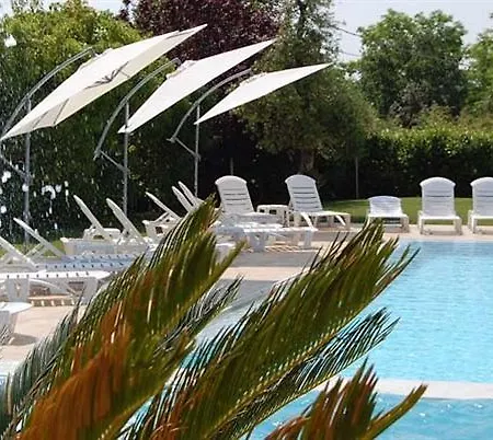 Hotell Altamira 3*
